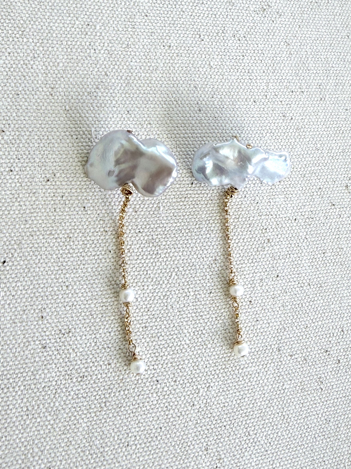 Amika - Freshwater Pearl Earrings